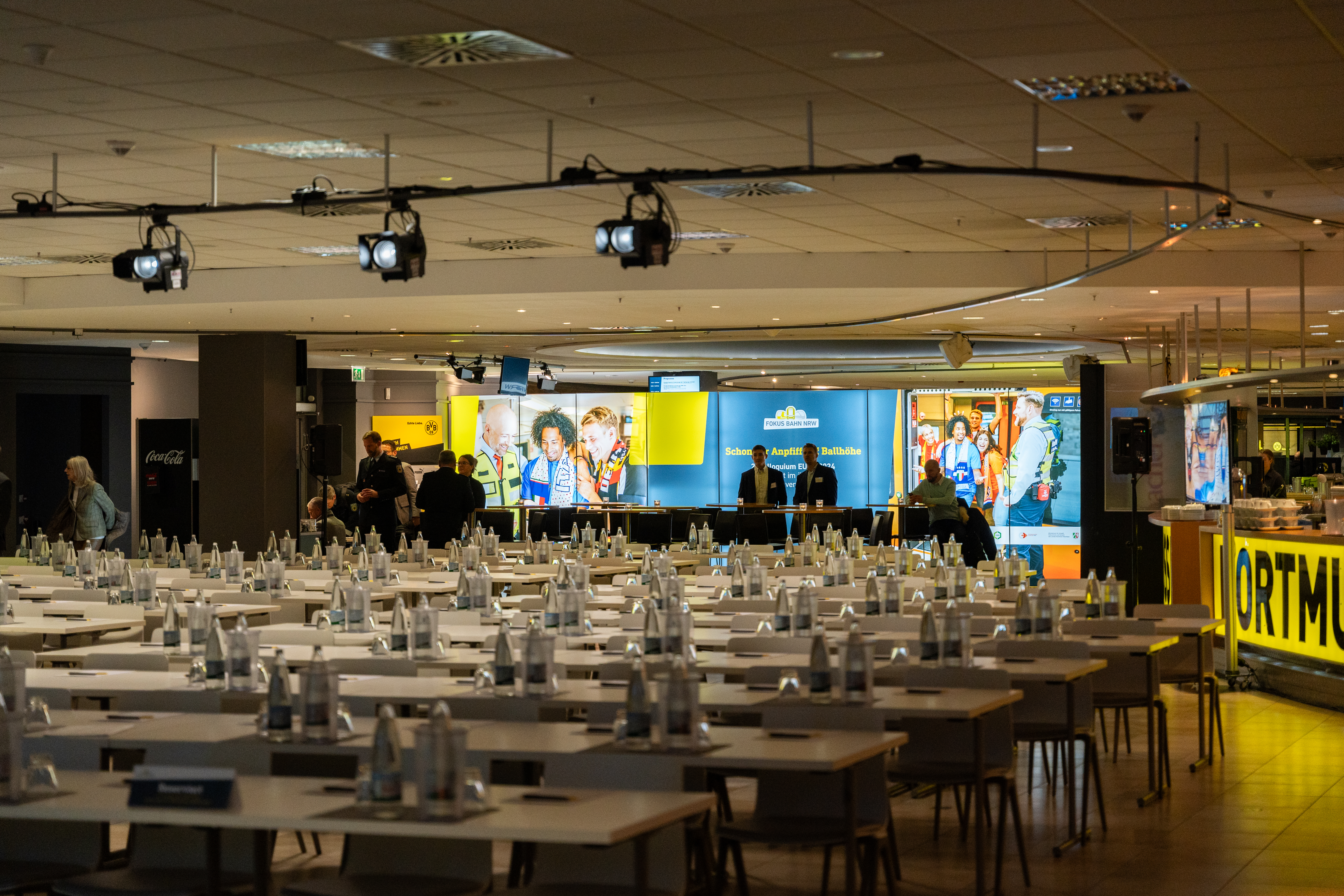 Konferenzsaal im Signal Iduna Park - öffnet Bild in größerer Ansicht